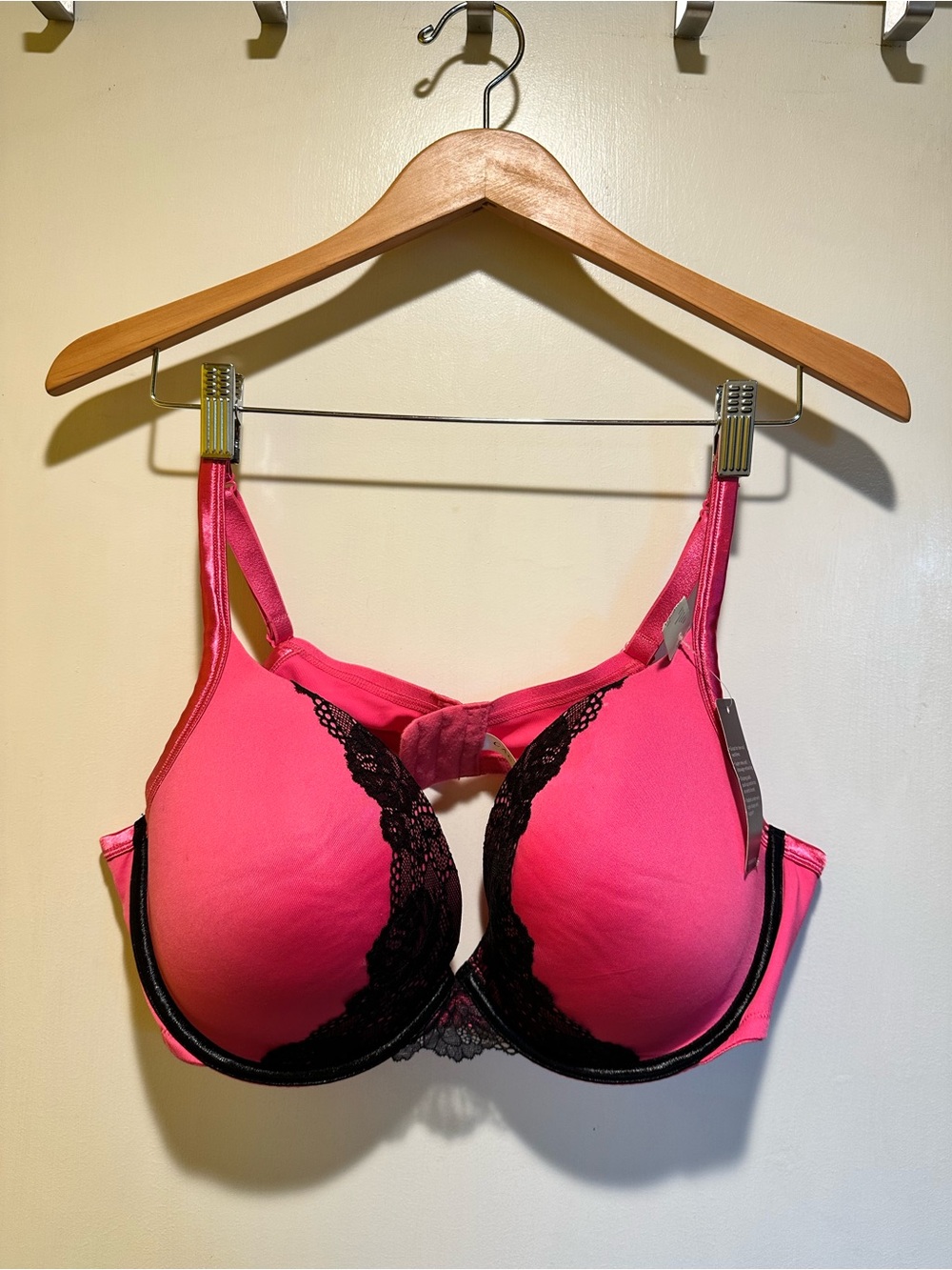 Cacique smooth Boost Plunge Hot Pink Bra with Black Lace Accent 44C